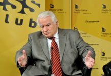 Knjiga Dragoljuba Mićunovića pred Bečejcima